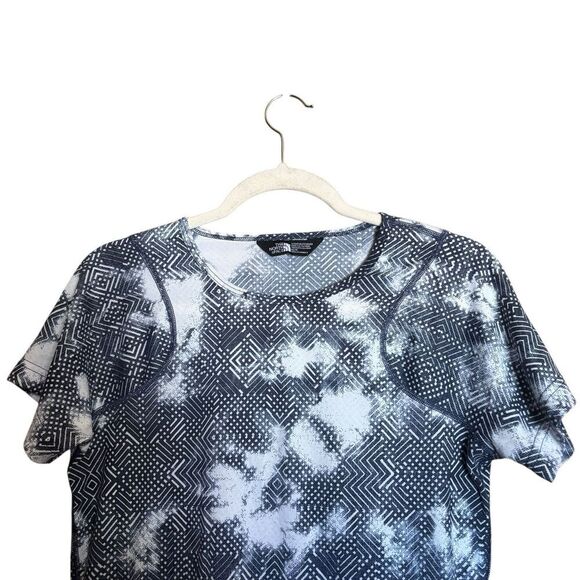 The North Face Seamless Top Womens Medium Multicolor Print Short Sleeve Blouse - Picture 2 of 8